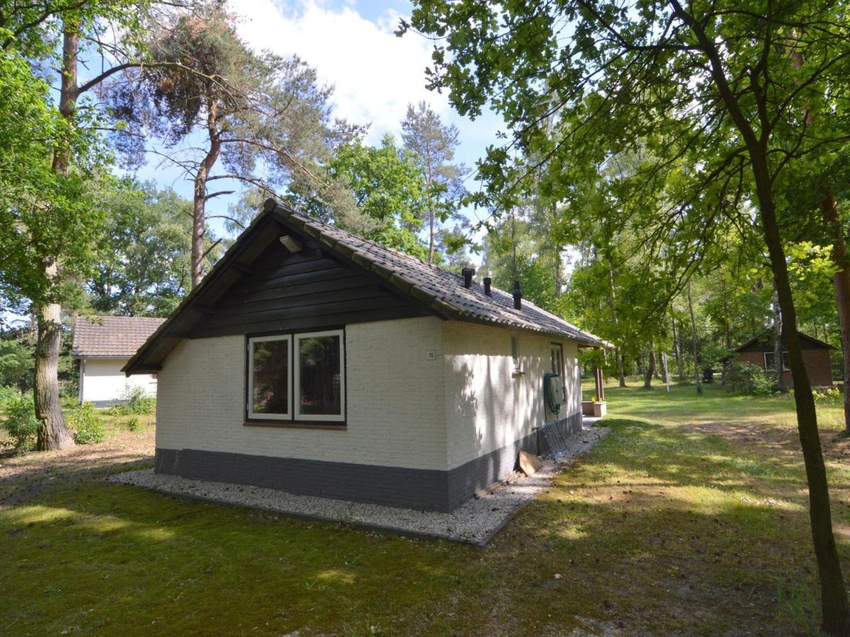 Detached Bungalow With Lovely Covered Terrace In A Nature Rich Holiday Park Stramproy Экстерьер фото