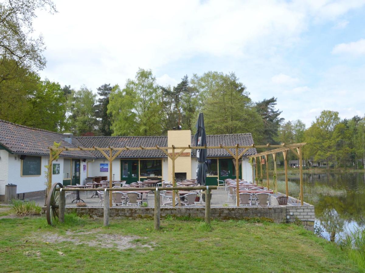 Detached Bungalow With Lovely Covered Terrace In A Nature Rich Holiday Park Stramproy Экстерьер фото