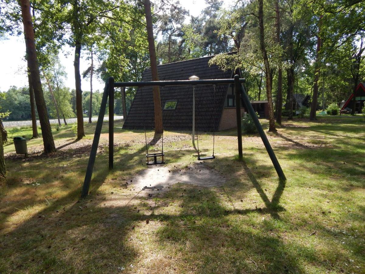 Detached Bungalow With Lovely Covered Terrace In A Nature Rich Holiday Park Stramproy Экстерьер фото