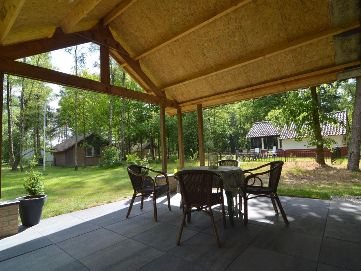 Detached Bungalow With Lovely Covered Terrace In A Nature Rich Holiday Park Stramproy Экстерьер фото